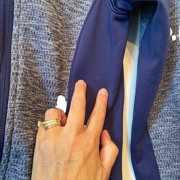 The North Face Women’s Long Sleeved Hooded Jacket - Picture 6 of 13